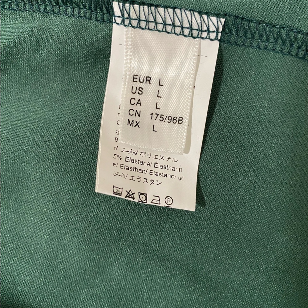⭐️Women's Dark Green Buttoned Vest
Size L - Picture 13 of 15
